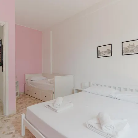 Διαμέρισμα Guesthost - Bright Near Mm1 Turro