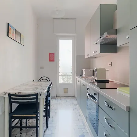 Διαμέρισμα Guesthost - Bright Near Mm1 Turro *