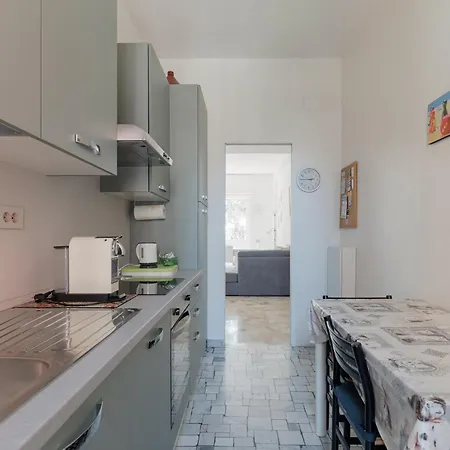 Guesthost - Bright Near Mm1 Turro Διαμέρισμα *