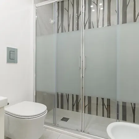 Διαμέρισμα Guesthost - Bright Near Mm1 Turro *